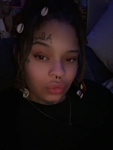 Mo