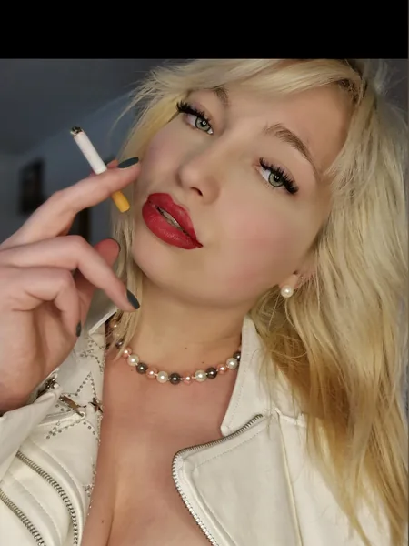 Theresa_Smoke
