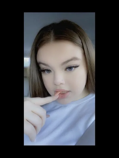 theyl0velaee