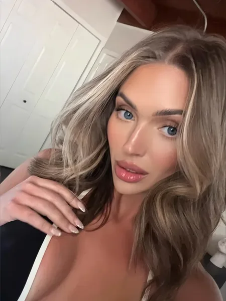 Whitney 🍑