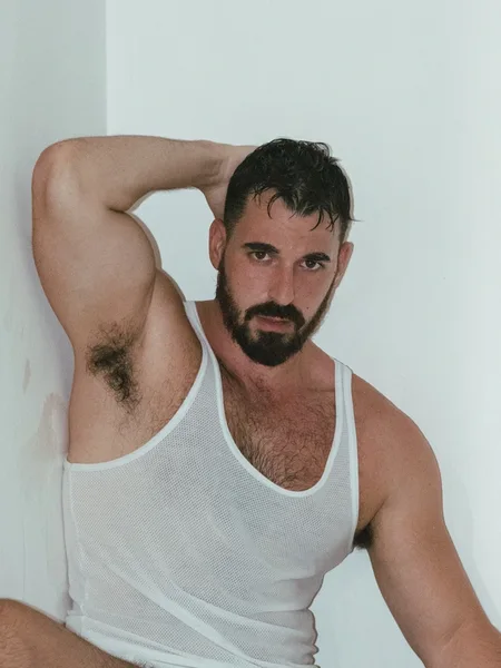 Thick Macho Free
