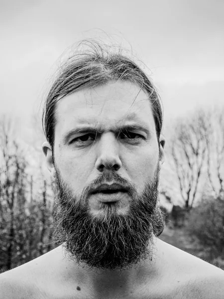 THOR HENRIKSEN