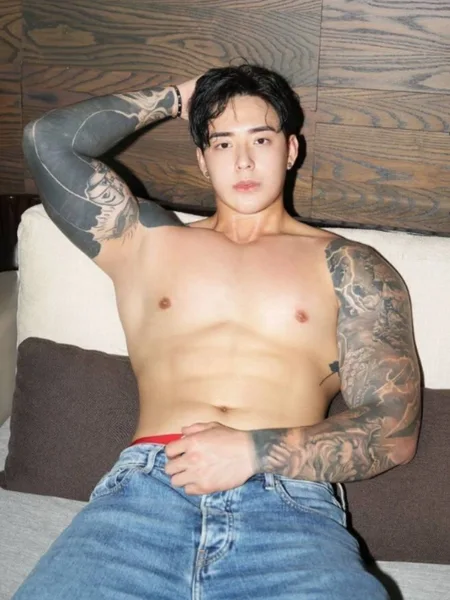 Titus Low