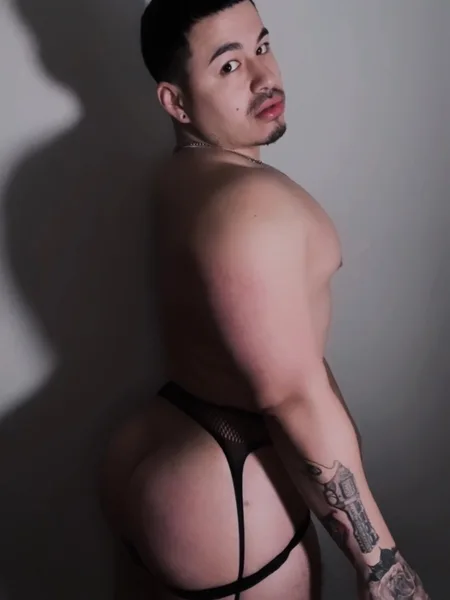 Tommie.Thick