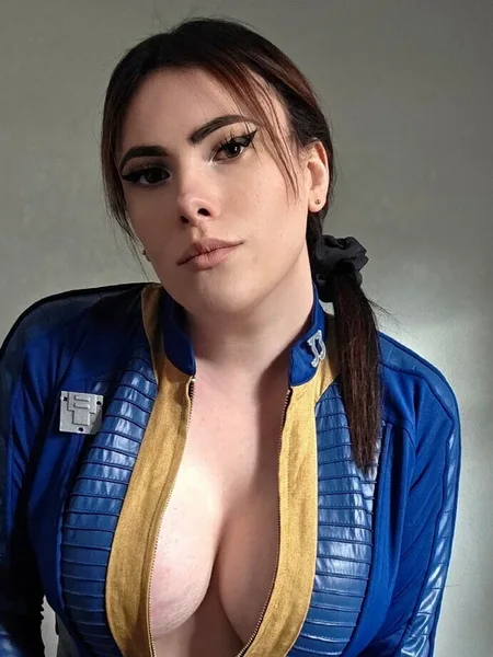 Toriana Bee
