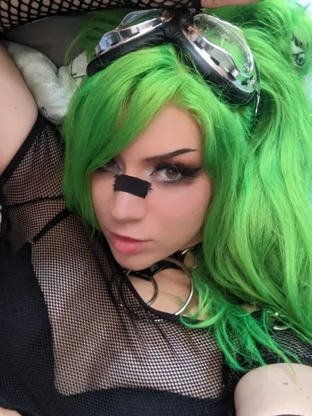 Toxic Tarnish VIP
