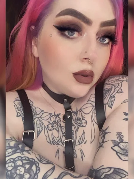 Toxic Peaches 🍑💦