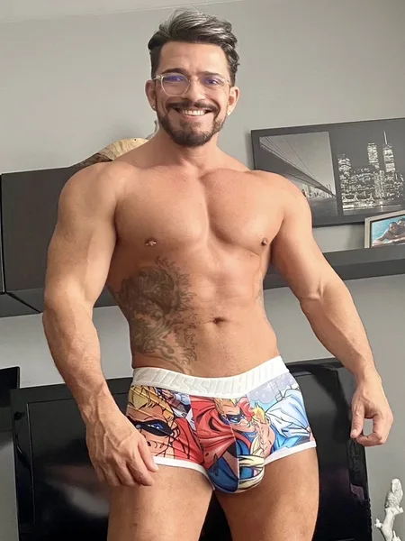 🧜🏽‍♂️ Tritón 🔱