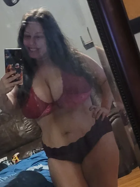 Bustygamerbabe