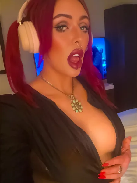 Zoë SF