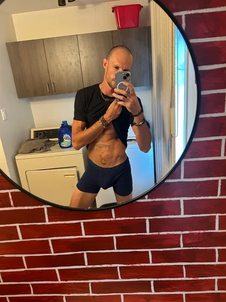 Vanlife gayboy
