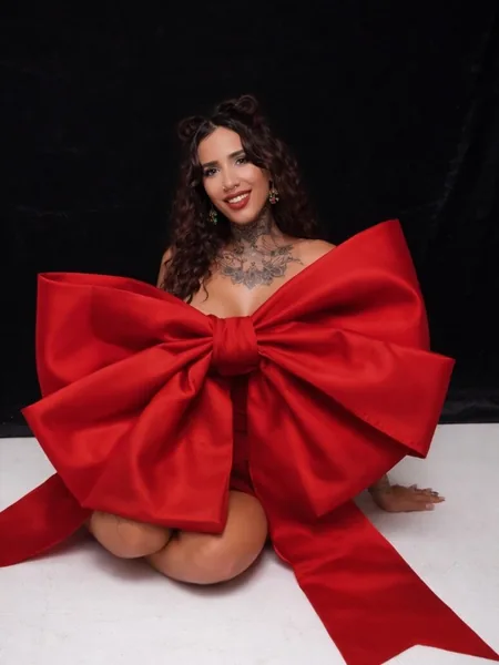 Tyra Ride your favorite Latina 🍒