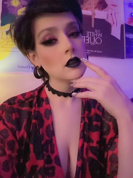 Queen Smoke avatar
