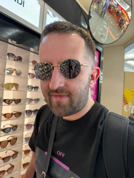Yuriy R. QA