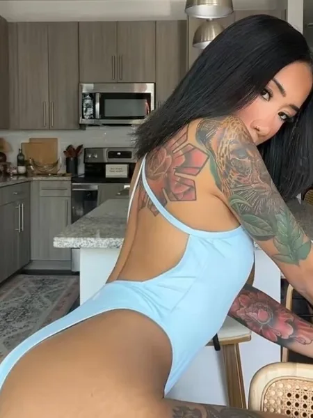 ZELLA🌺 Freakiest Filipina on OF😈