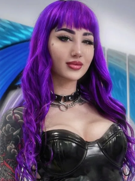 VALERiCA STEELE