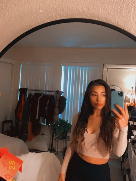 Kiki 🌺