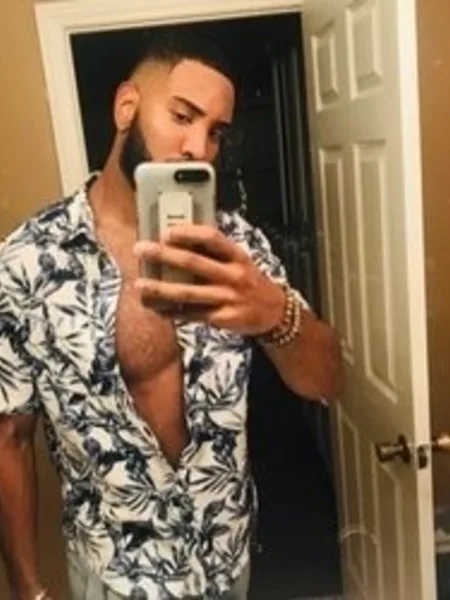 Ali B.