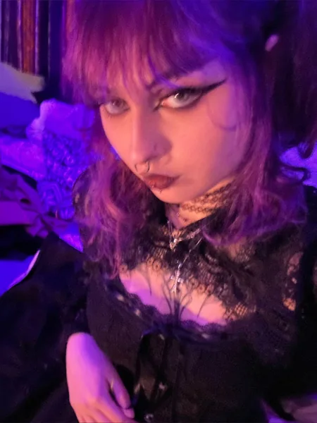 Alisha Victoria Raven
