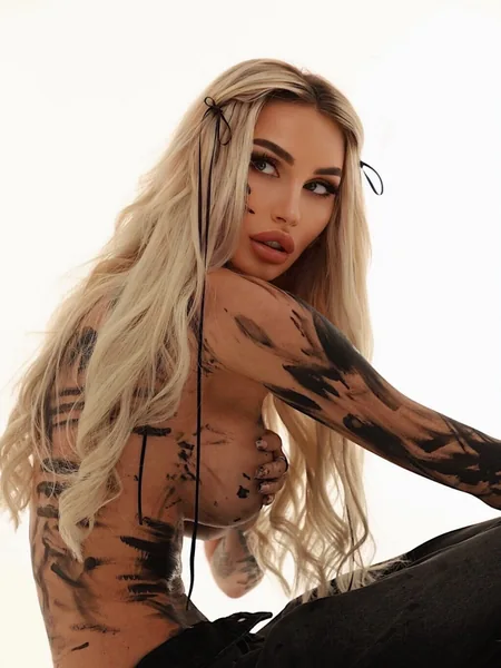 𝐕𝐢𝐤𝐚 😈 𝐃𝐞𝐯𝐢𝐥