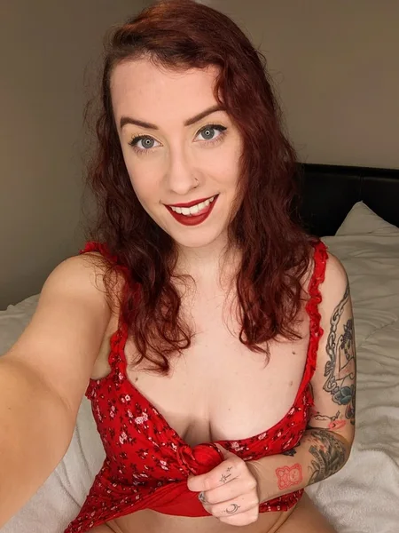 Viola • Naughty redhead