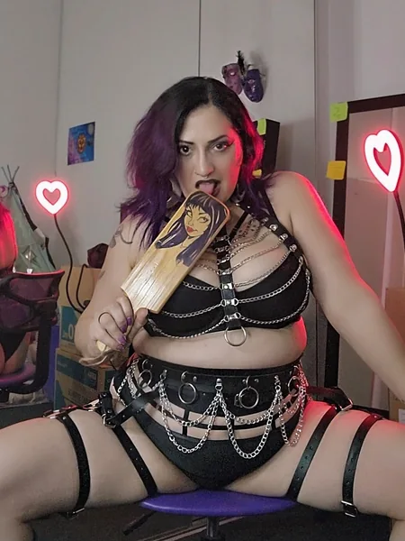 Violet Kitty VIP