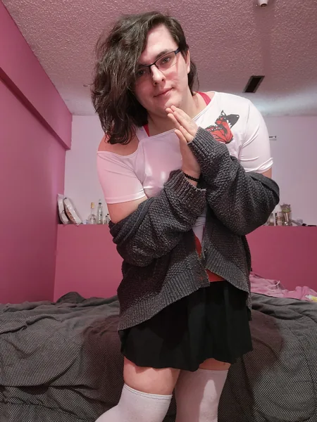 Femboy Violet