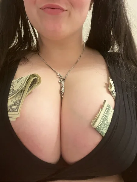 WifeyGoneWild