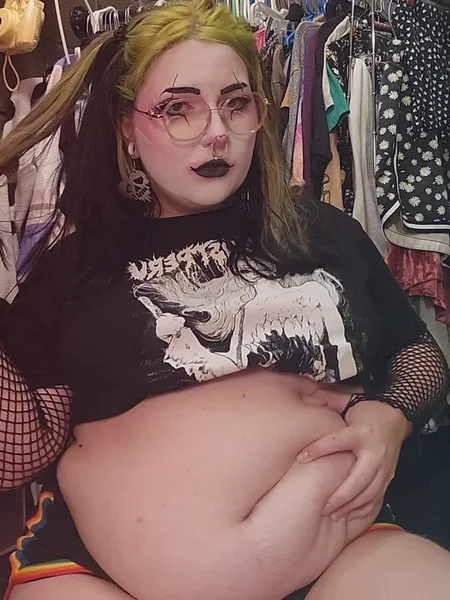 willow 🖤👻