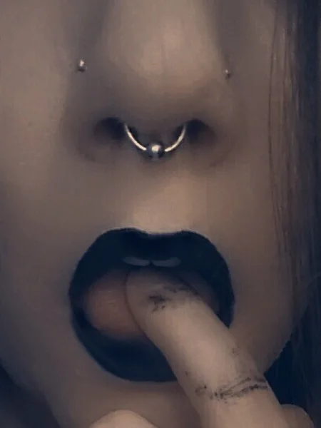 Dahlia Draven