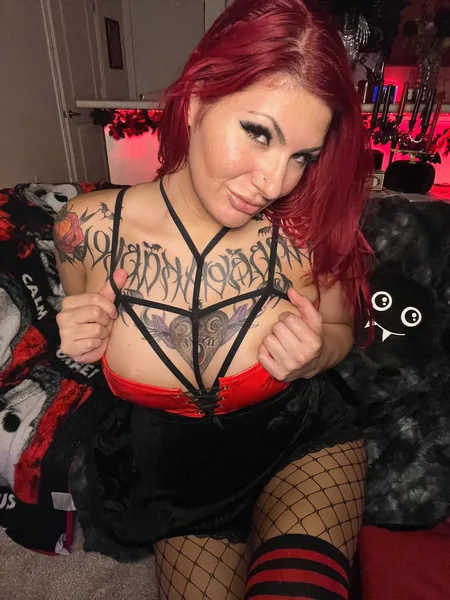 Sabrina🖤❤️