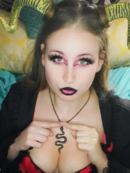 XSpaceXQueenX