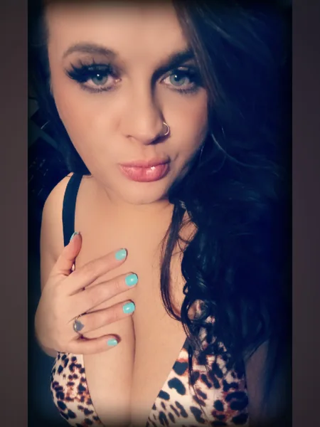 MzPrettyEyez
