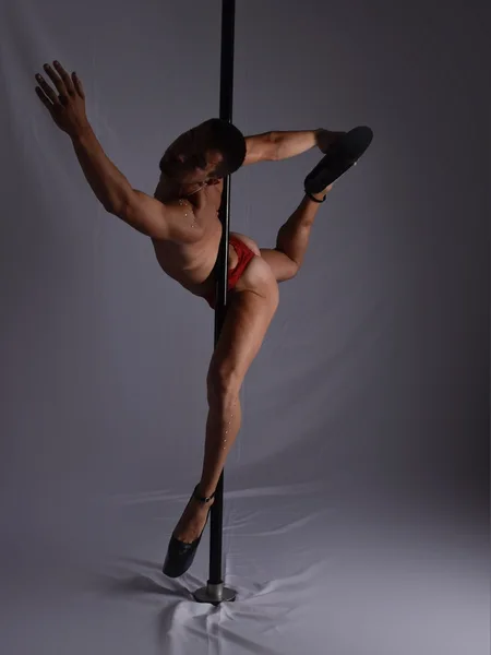 Tato Pole 👠