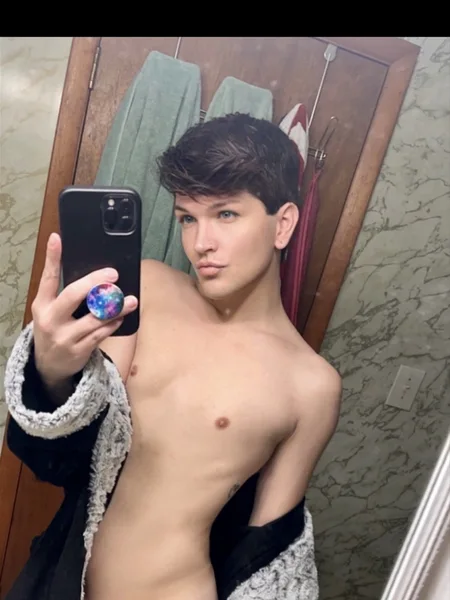 😈