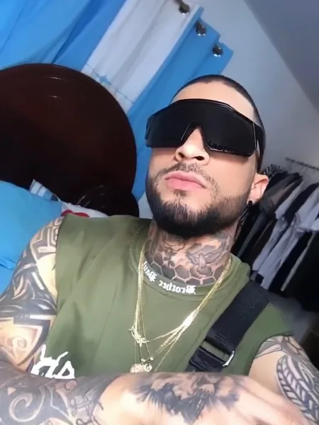 Yandel Santos el capitán 🚢⚓