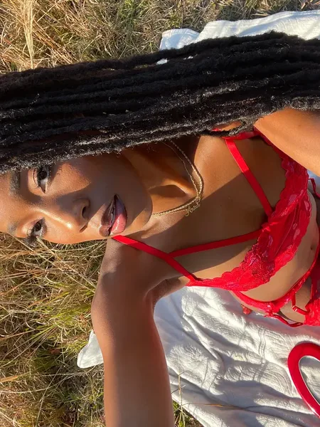 🌹 𝕐𝔸𝕐𝔸 🌹 avatar