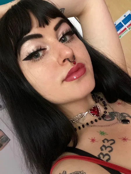brat ♡ (free) INACTIVE, follow my vips!