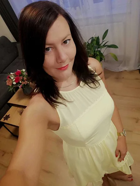 Yourhotwife
