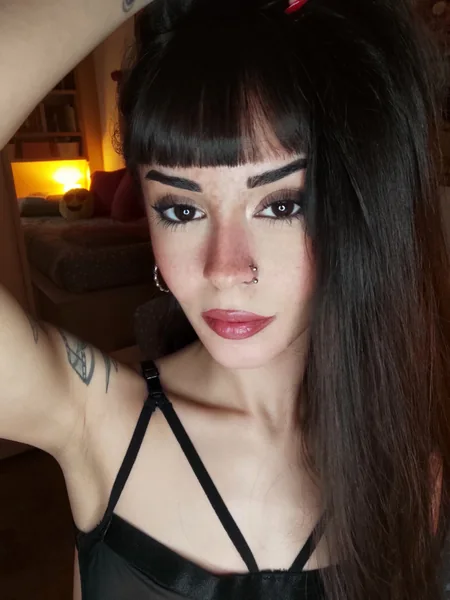 ᎽႮᏞᎪՏ