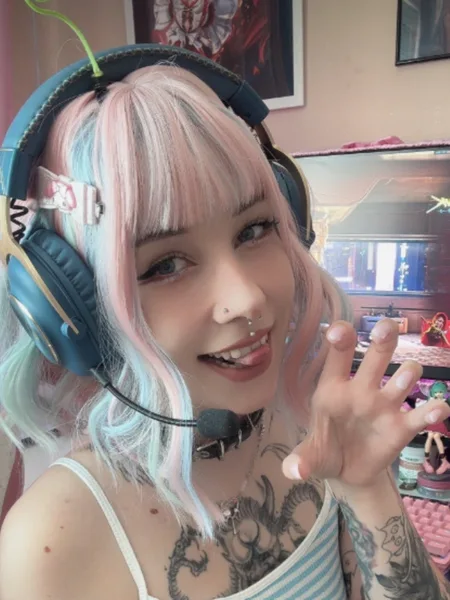 Yumi Petite hentai princess 👑