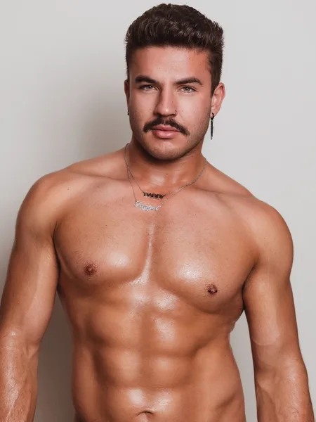 Zak Bray