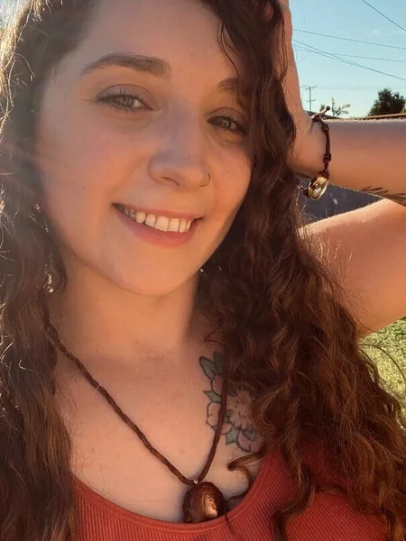 Zia Honeyzlutt 🍄🍯🌱 avatar