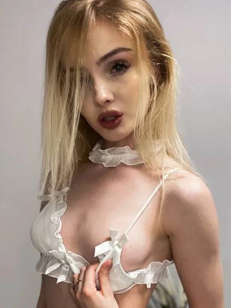 Zoe Wallace