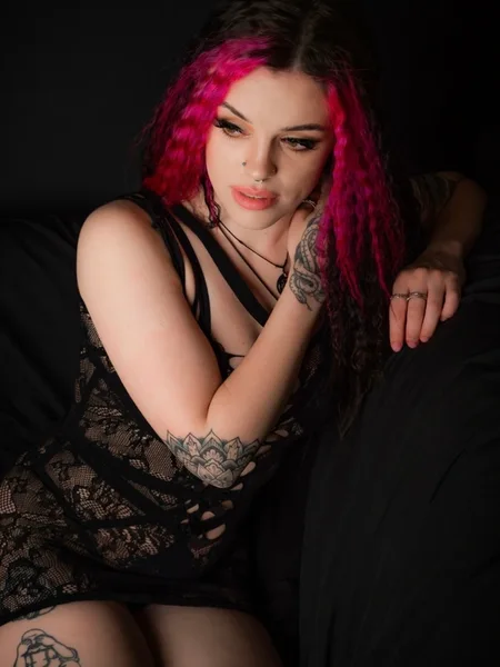 ZoeSmoke🖤 avatar