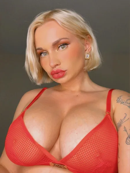 Zoie B (Nude Pics and Vids)