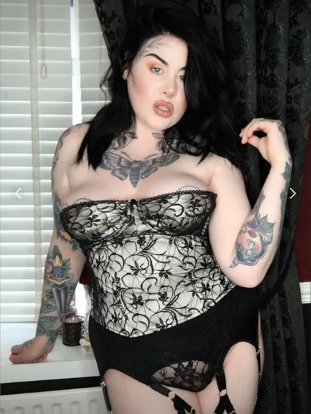 CURVY MlLF 🔥